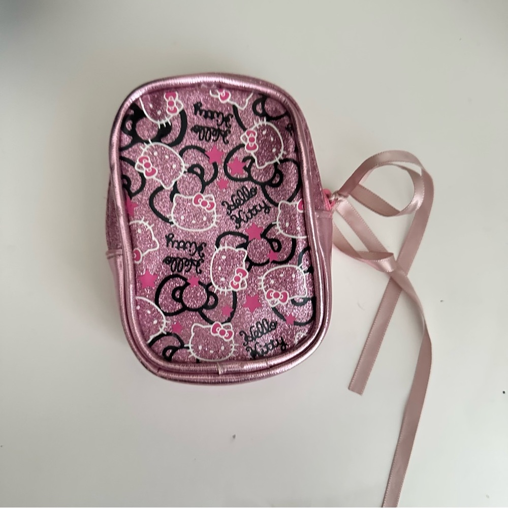 Hello Kitty case - Picture 1 of 11